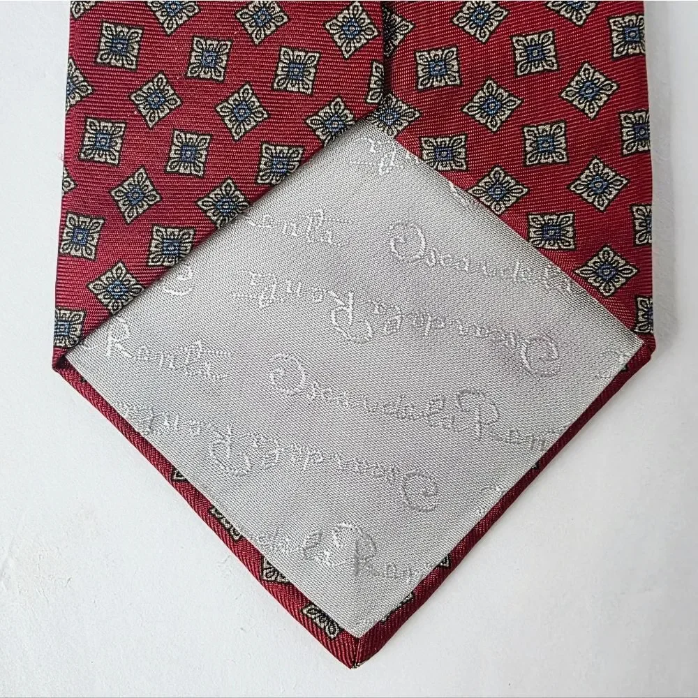 Oscar de la Renta Couture Collection Vintage Silk Tie Red Medallion New